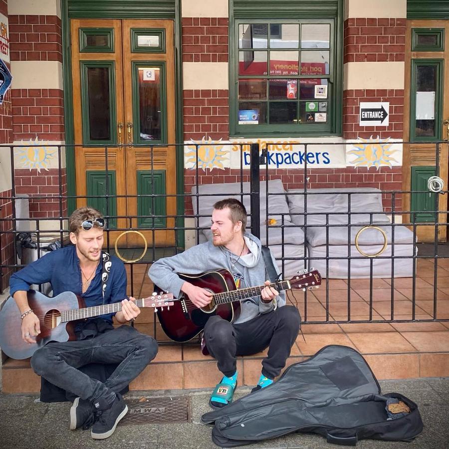 Sundancer Backpackers Hostel Fremantle Buitenkant foto