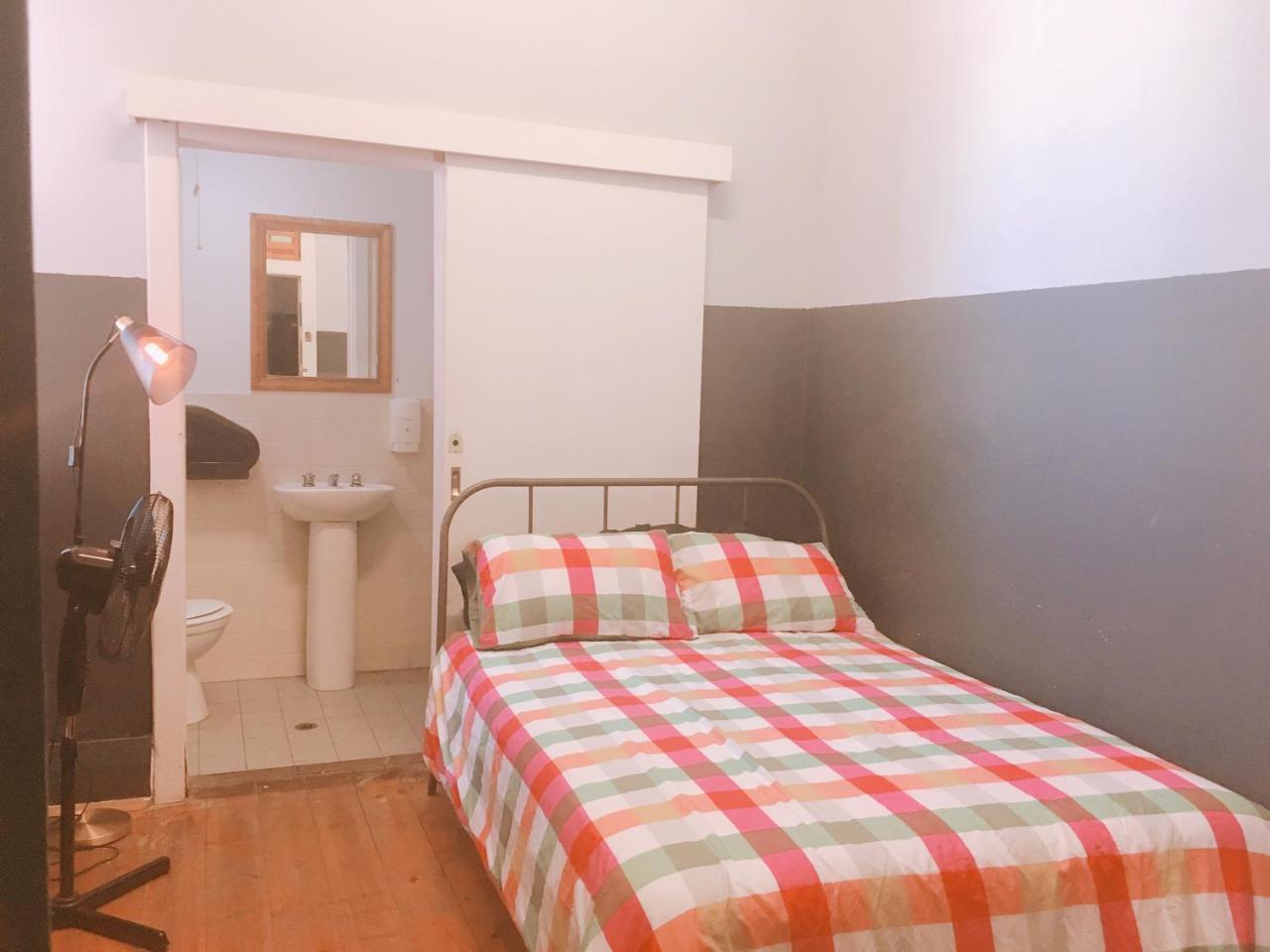 Sundancer Backpackers Hostel Fremantle Buitenkant foto